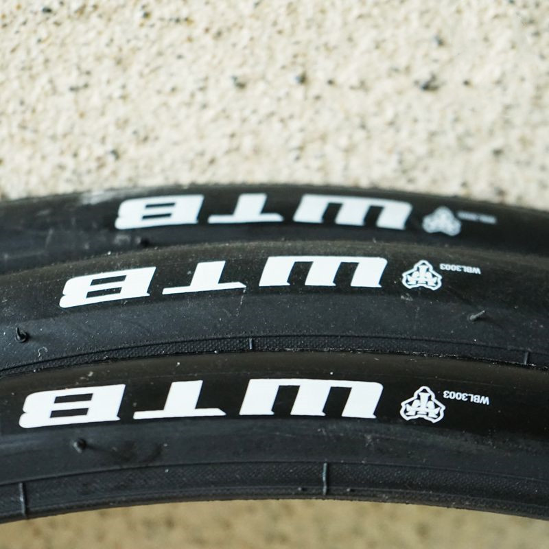 固定自転車ホイール,700 * 25c,レース用,超軽量,高 - Cycling High Gear のレビューと価格