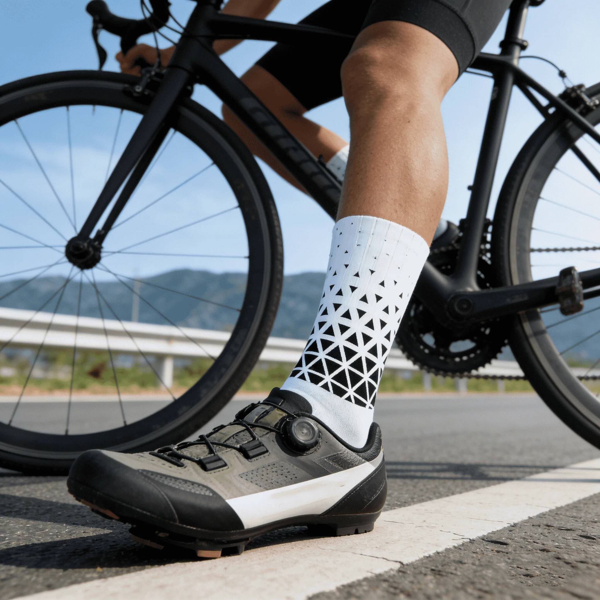 2026年プロ仕様滑り止めサイクリングソックス 吸汗性・滑り - Cycling High Gear のレビューと価格